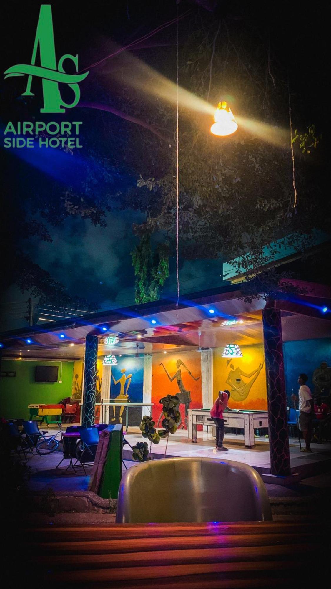 Airport Side Hotel Akkra Exterior foto